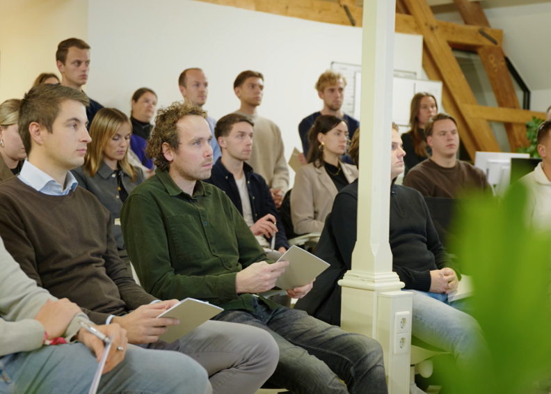 Officers Luisteren Naar Een Presentatie Bij De Twintigste Editie Nrg Connect