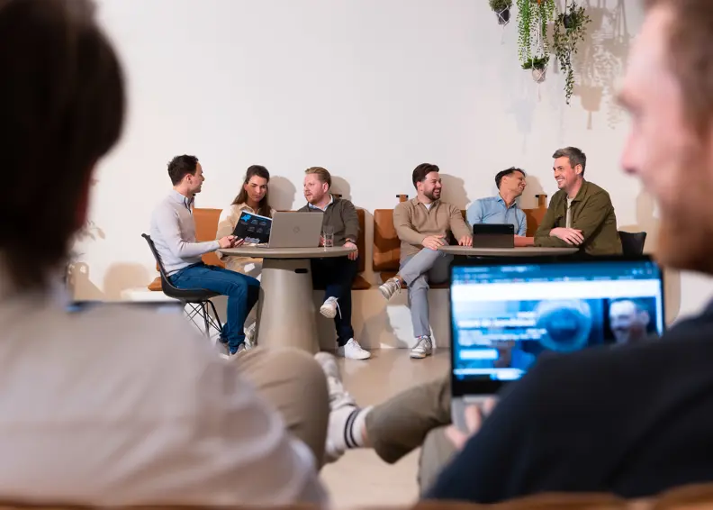 Nrg Amsterdam Met Elkaar In Gesprek