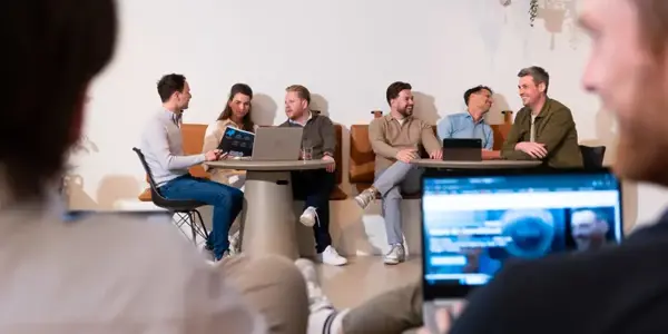 Nrg Amsterdam Met Elkaar In Gesprek